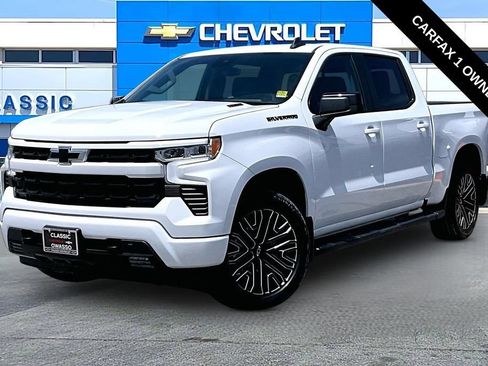 Used 2024 Chevrolet Silverado 1500 RST w/ Convenience Package II AWD/4WD image 2