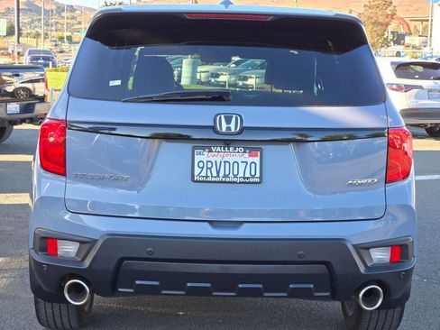 Certified 2025 Honda Passport EX-L image 4