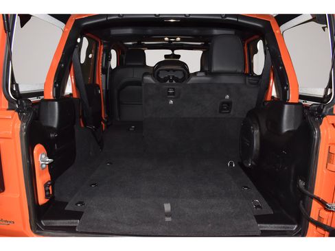 Used 2023 Jeep Wrangler Unlimited Sahara AWD/4WD image 18