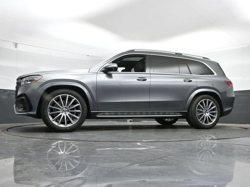 New 2026 Mercedes-Benz GLS 580 4MATIC image 40