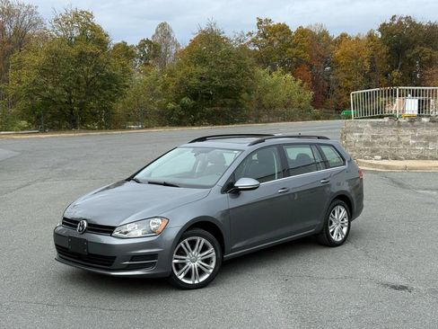 Used 2016 Volkswagen Golf Limited Edition image 1