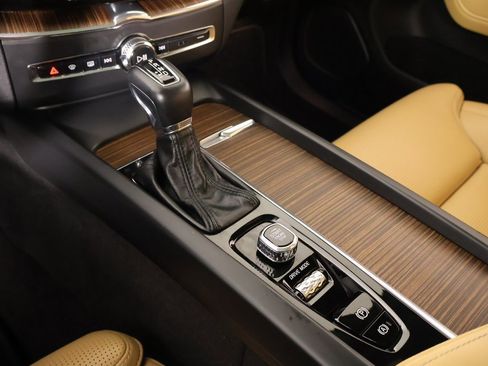 Used 2021 Volvo XC60 T5 Inscription w/ Advanced Package image 9