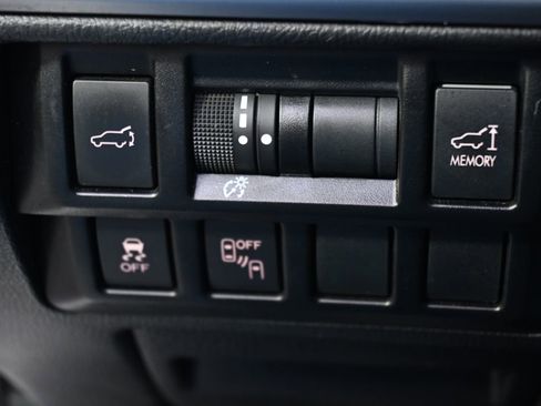 Used 2017 Subaru Outback 2.5i Limited w/ Popular Package #5 image 25