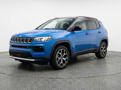 Used 2025 Jeep Compass Limited image 3