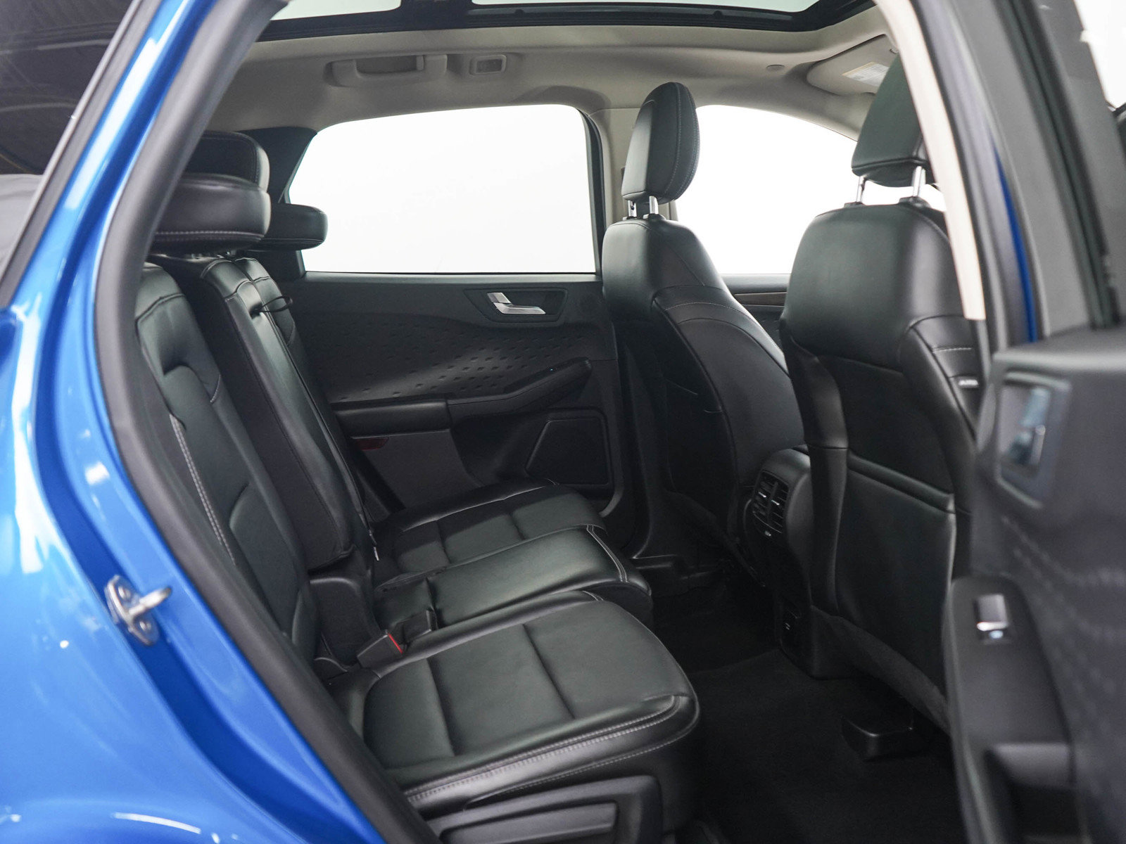 Used 2020 Ford Escape Titanium AWD/4WD image 11
