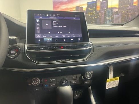 New 2026 Jeep Compass Latitude image 18