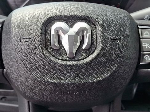 Used 2024 RAM ProMaster 2500 w/ Safety Group FWD image 19