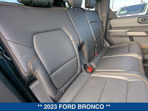 Used 2023 Ford Bronco Badlands image 23