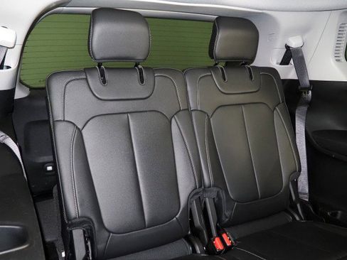 Used 2022 Jeep Grand Cherokee L Limited image 16