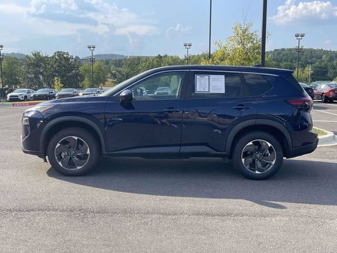 Used 2024 Nissan Rogue SV AWD/4WD image 6