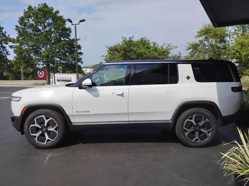 Used 2024 Rivian R1S Adventure Quad AWD/4WD image 4