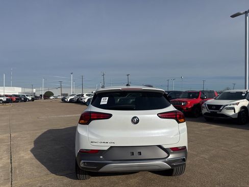 Used 2021 Buick Encore GX Essence image 17