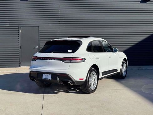 Used 2020 Porsche Cayenne Turbo image 7
