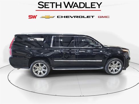 Used 2016 Cadillac Escalade ESV Premium image 8