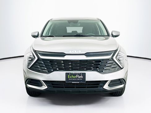 Used 2025 Kia Sportage LX image 2
