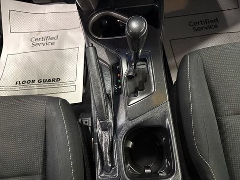 Used 2018 Toyota RAV4 LE AWD/4WD image 18