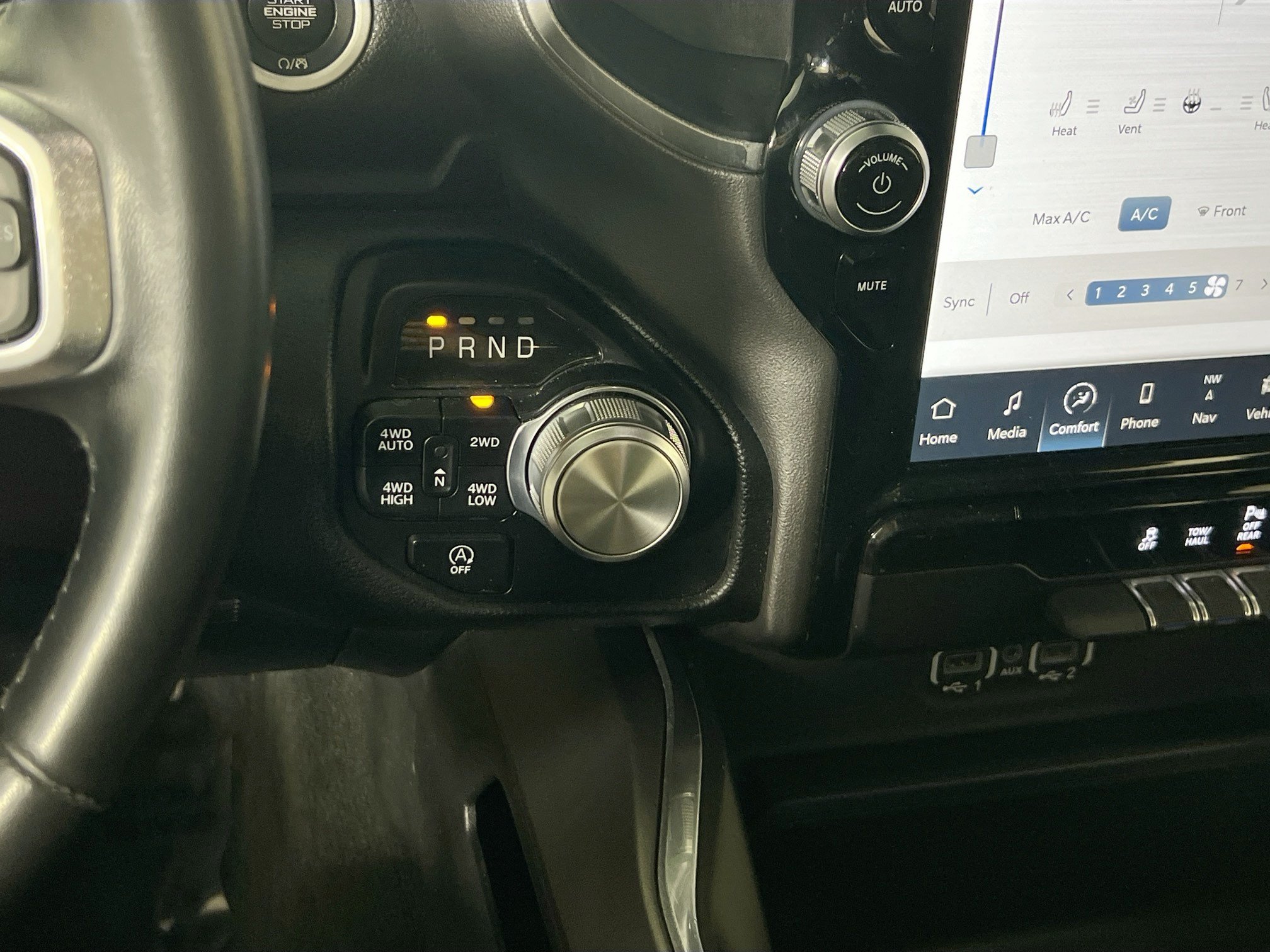 Used 2023 RAM 1500 Laramie AWD/4WD image 17