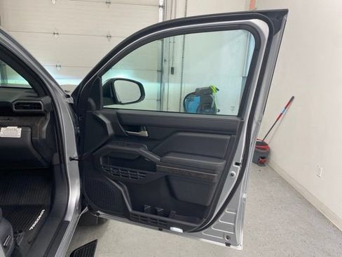 Used 2025 Toyota Tacoma Limited AWD/4WD image 32
