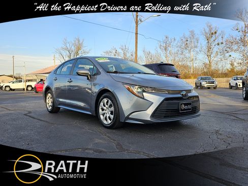 Used 2023 Toyota Corolla LE image 4