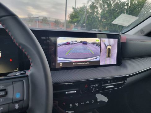 New 2026 Nissan Kicks SR FWD image 10
