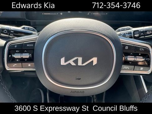New 2026 Kia Carnival EX FWD image 13