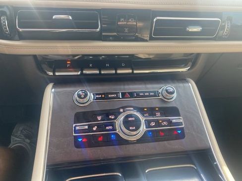 Used 2022 Lincoln Aviator Reserve w/ Elements Package Plus AWD/4WD image 23