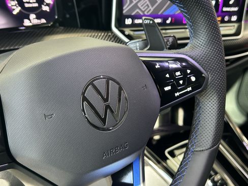 Used 2025 Volkswagen Golf R Black Edition AWD/4WD image 30