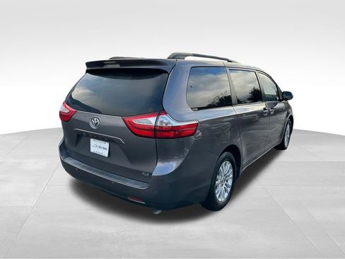 Used 2015 Toyota Sienna XLE image 5