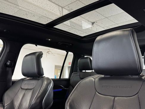Used 2021 Jeep Grand Cherokee L Overland w/ Advanced Protech Group III AWD/4WD image 9