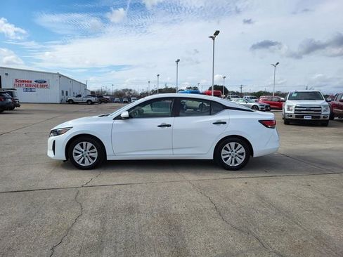 Used 2025 Nissan Sentra S image 2