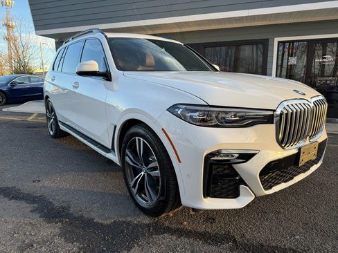 Used 2021 BMW X7 xDrive40i w/ M Sport Package image 2