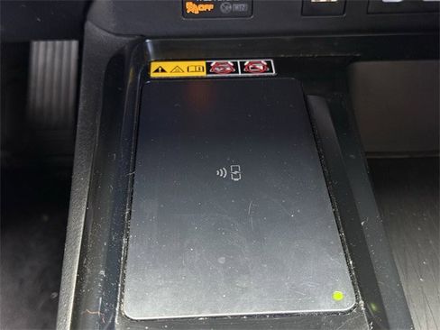 Used 2025 Toyota Camry LE image 22