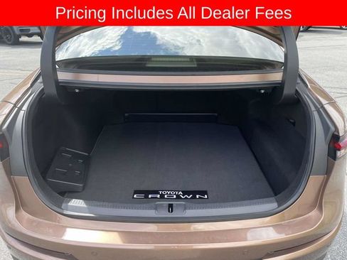 Used 2025 Toyota Crown Platinum AWD/4WD image 13
