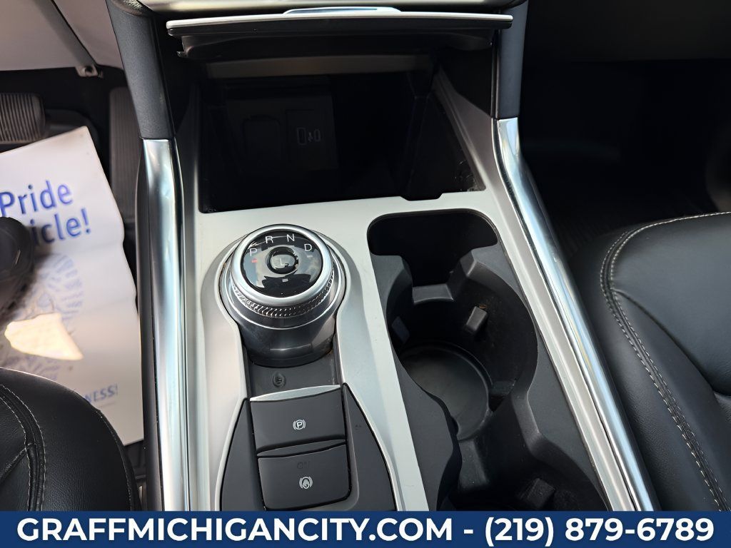 Used 2022 Ford Explorer XLT w/ Equipment Group 202A AWD/4WD image 17