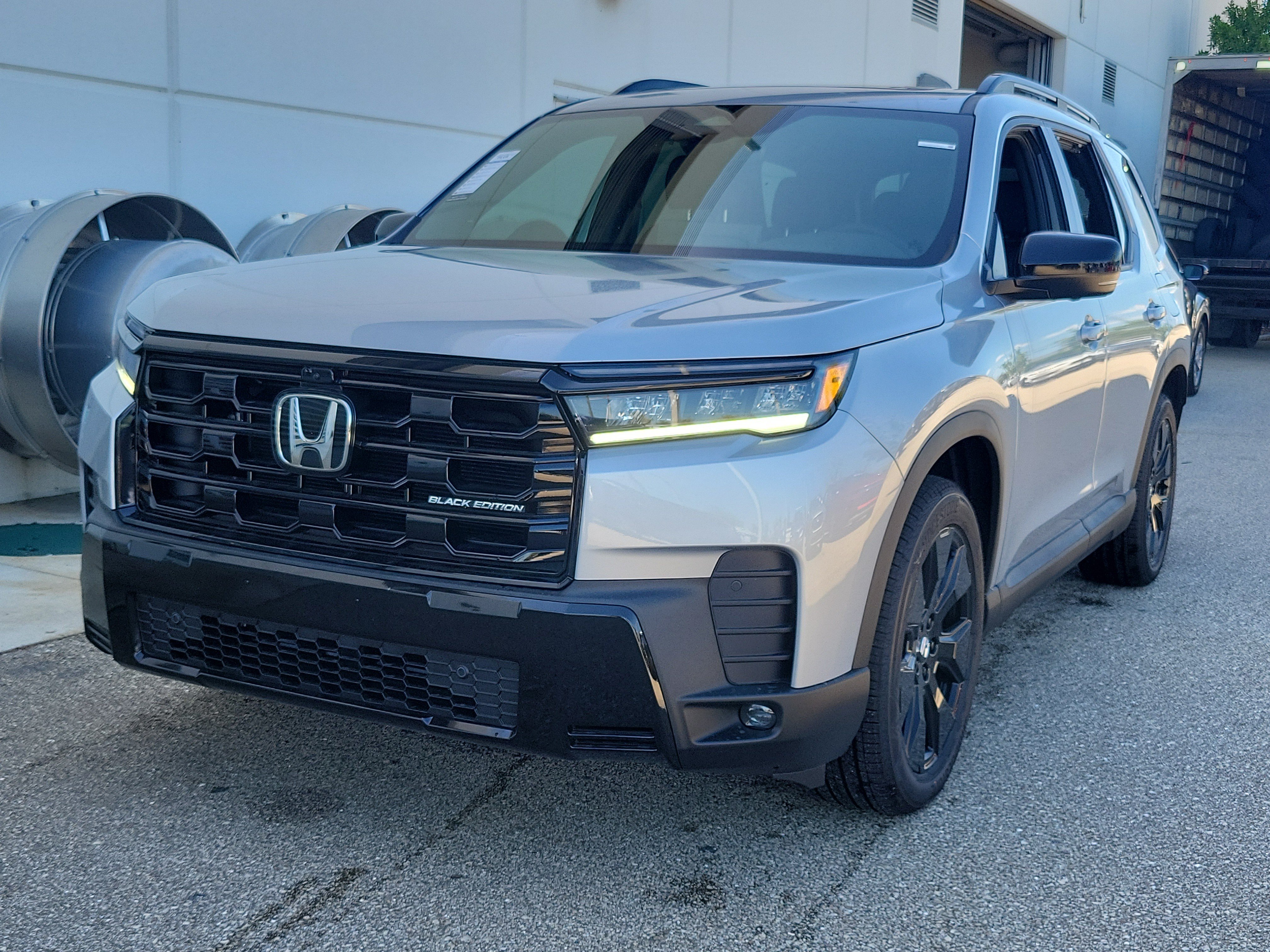 New 2026 Honda Pilot Black Edition image 3