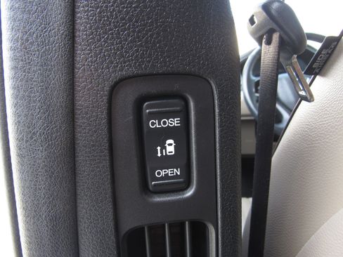 Used 2023 Honda Odyssey Elite image 18