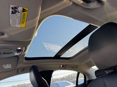 Used 2019 Volvo S60 T6 Momentum w/ Multimedia Package image 18