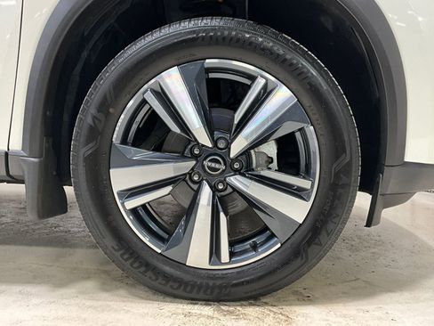 Used 2023 Nissan Rogue SL AWD/4WD image 11