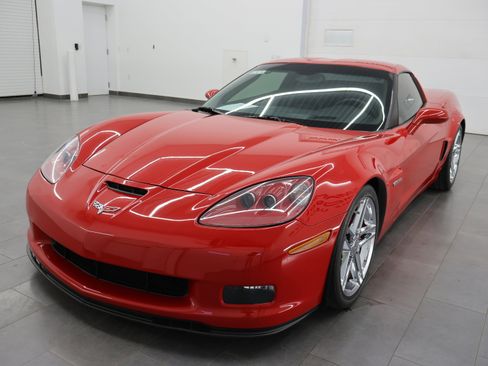 Used 2008 Chevrolet Corvette Z06 w/ Preferred Equipment Group RWD image 7