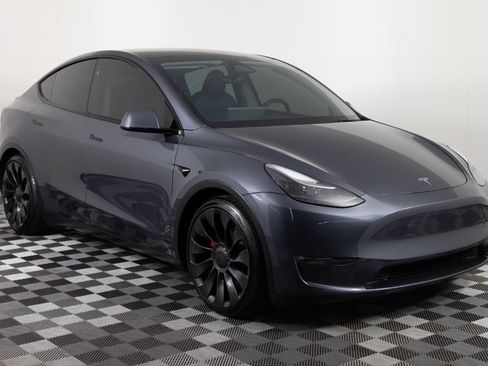 Used 2023 Tesla Model Y Long Range AWD/4WD image 10