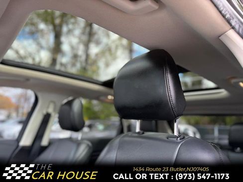 Used 2018 Ford Edge Titanium w/ Technology Package image 17