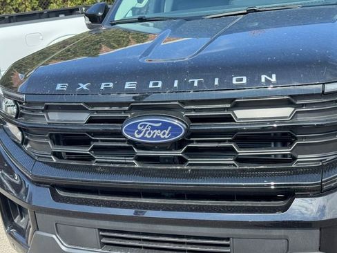 New 2026 Ford Expedition Active image 3