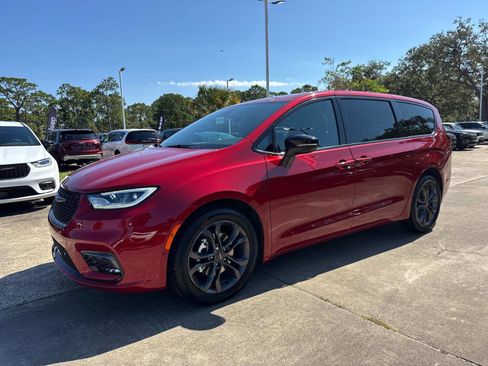 New 2026 Chrysler Pacifica Select image 7