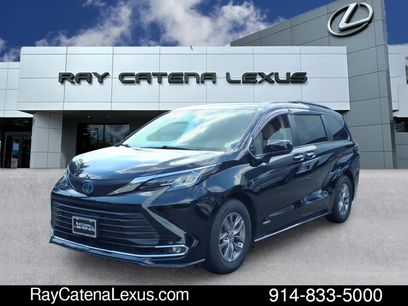 Used 2021 Toyota Sienna XLE w/ XLE Plus Package