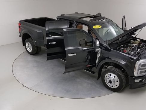 Certified 2024 Ford F450 Platinum w/ FX4 Off-Road Package AWD/4WD image 50