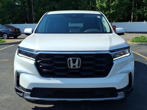 Certified 2025 Honda Pilot EX-L image 2