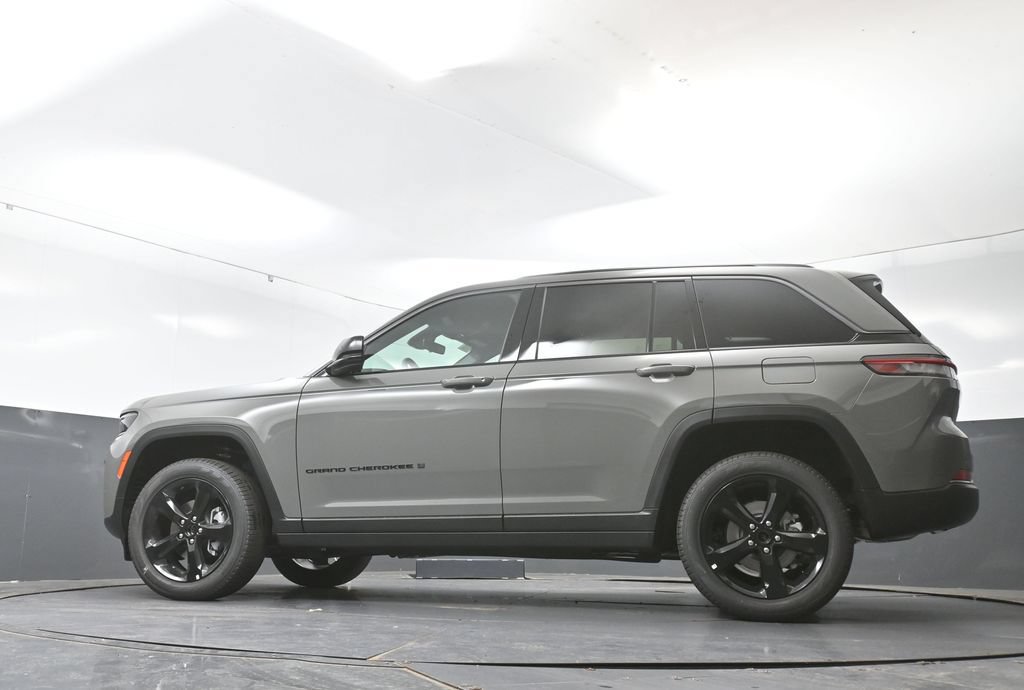 New 2027 Jeep Grand Cherokee Limited AWD/4WD image 36