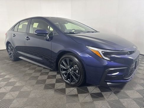 Used 2025 Toyota Corolla SE image 1