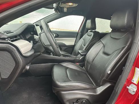 Used 2025 Jeep Compass Limited AWD/4WD image 4