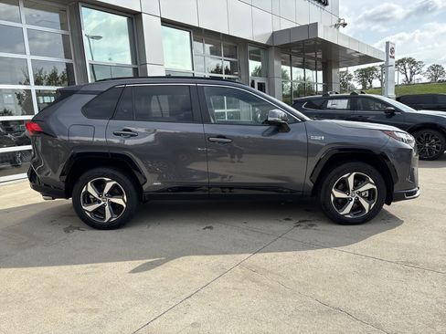 Used 2023 Toyota RAV4 SE AWD/4WD image 10